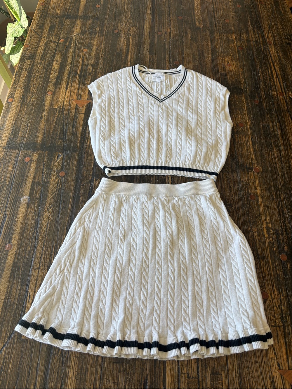 Women's White Cable-Knit Two-Piece Skirt Set with Black Trim golf chic